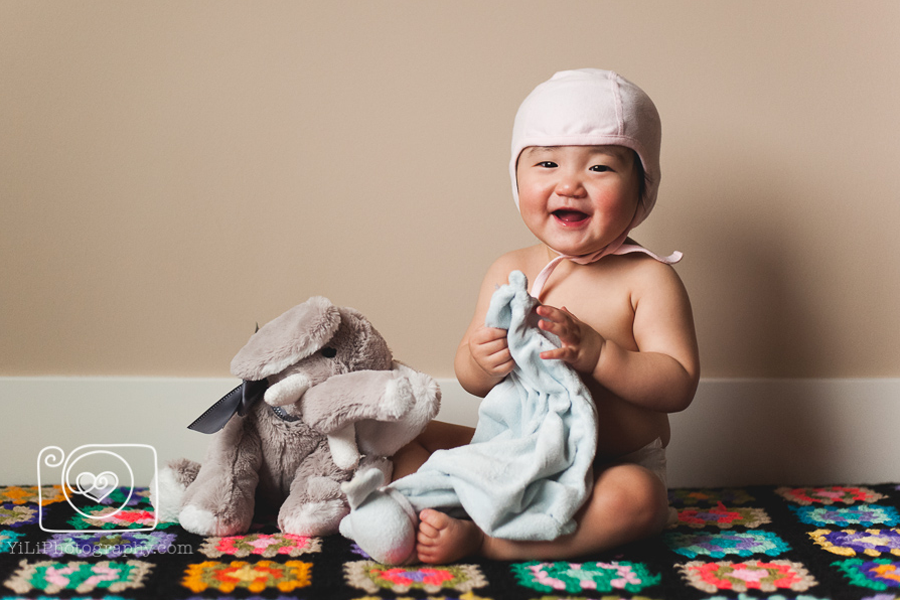 Seattle baby photographer, baby smiles, baby grin