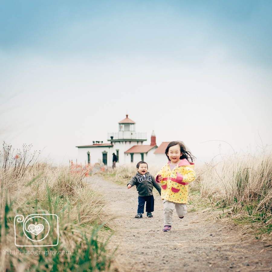 Seattle Discovery Park beach lighthouse