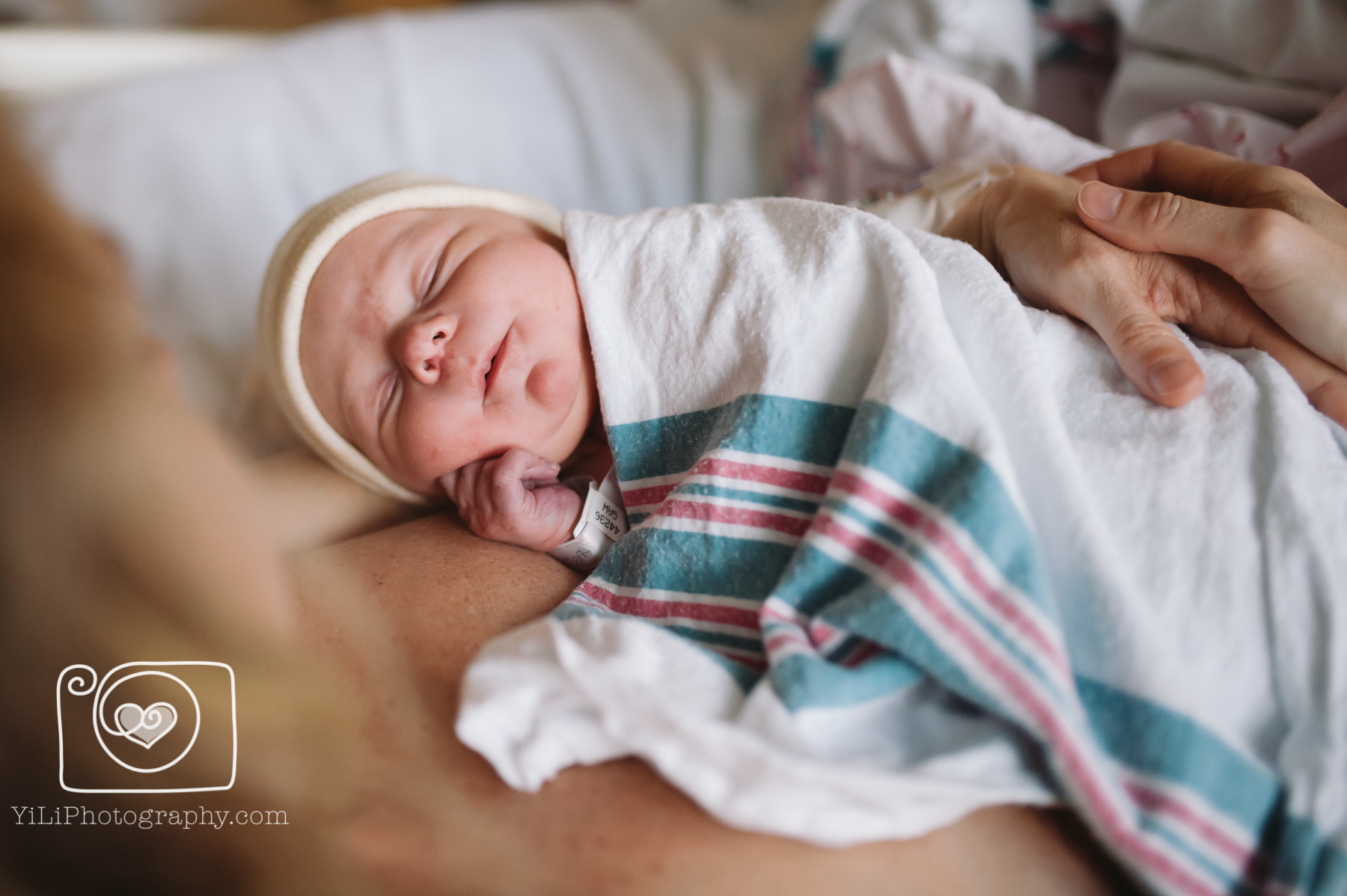 fresh 48 newborn photo