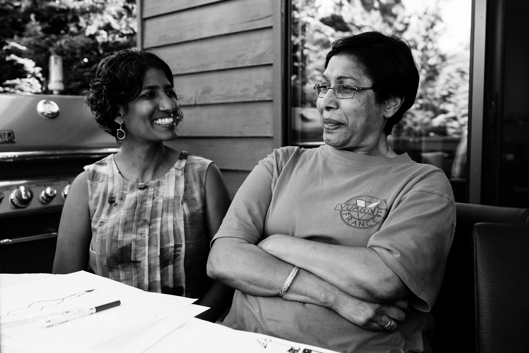 adult mother and daughter, seattle family photographer